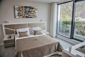 Calamar Hotel
