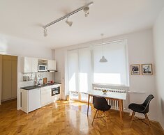 Basco Central Apartment Cloud