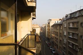 Basco Central Apartment Cloud