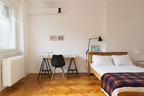 Basco Central Apartment Cloud