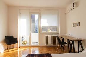 Basco Central Apartment Cloud