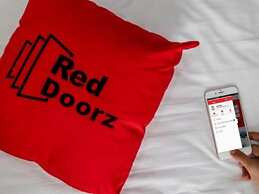 RedDoorz near XT Square 2