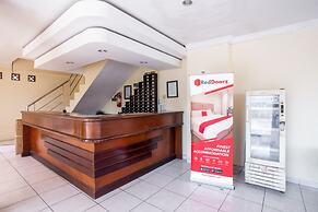RedDoorz near XT Square 2