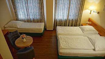 Hotel Opal