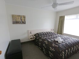 Castle Court Motel