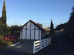 Castle Court Motel