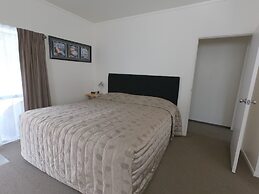 Castle Court Motel
