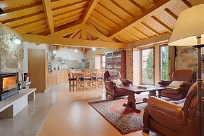Macheta's Coutry House