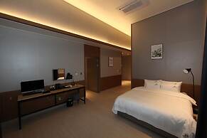 Tongyeong Bridge Hotel