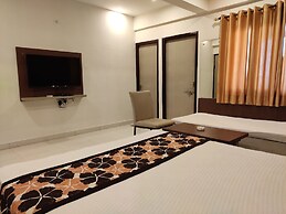 Hotel Maple Delite