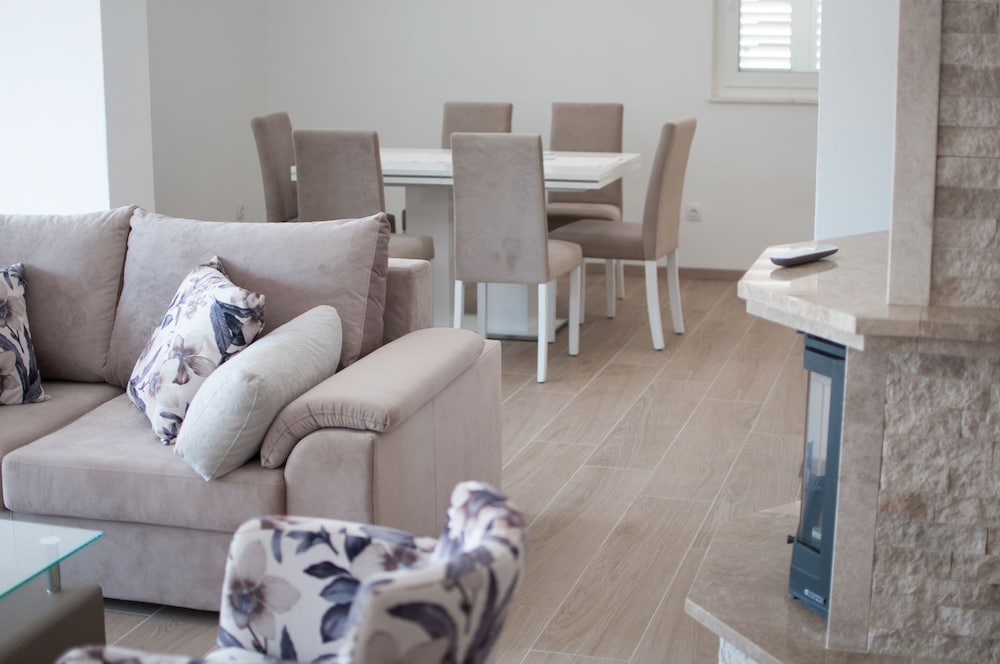 Hvar-Holiday Apartments