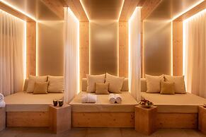 Sunrose 7 - Gourmet & SPA Hotel (16+)