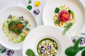 Sunrose 7 - Gourmet & SPA Hotel (16+)