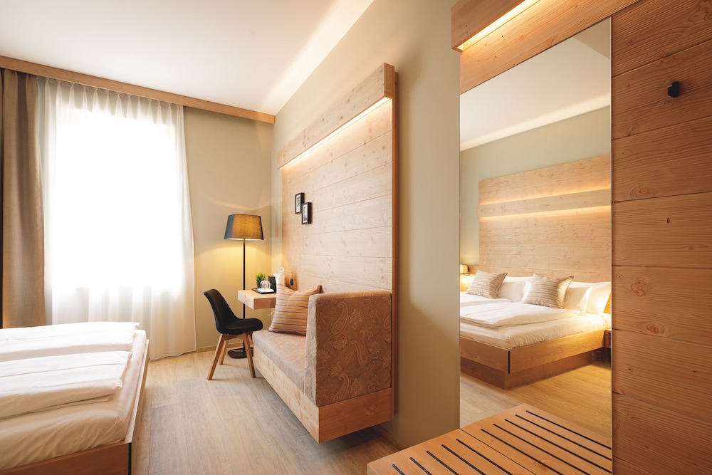 Sunrose 7 - Gourmet & SPA Hotel (16+)