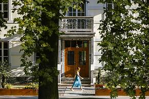 Sunrose 7 - Gourmet & SPA Hotel (16+)