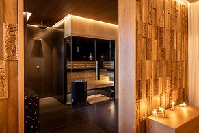 Sunrose 7 - Gourmet & SPA Hotel (16+)