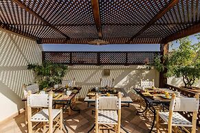 Riad NayaNour