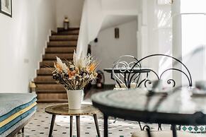 Riad NayaNour