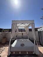 Riad NayaNour