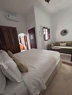 Riad NayaNour