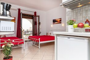 Naxos Diamond Studios Apartments