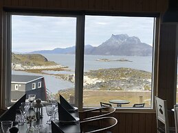 Inuk Hostels
