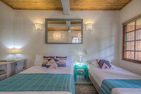 Hotel Guiones