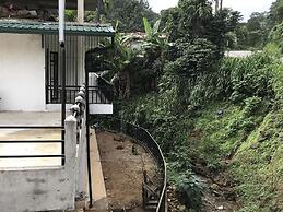 Canalside Villa & Guest House