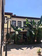 Cedrus Hotel