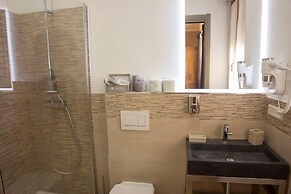 Shardan Guest House