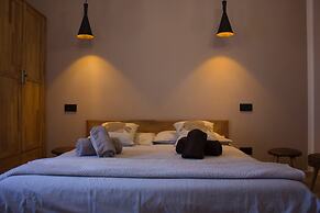 Shardan Guest House