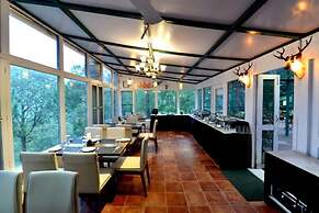 Kasauli Hills Resort