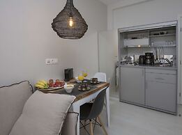 Ermou Stylish Suites by GHH