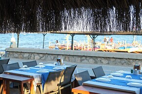 Gargaron Beach Hotel