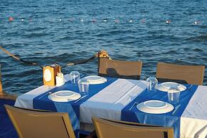 Gargaron Beach Hotel