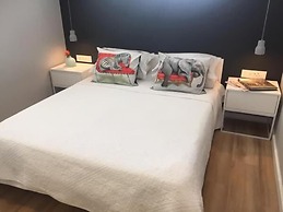 Central Claremont Garden Apartment
