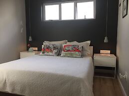 Central Claremont Garden Apartment