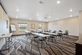 Cobblestone Hotel & Suites - Austin