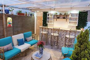 Adamas House Hotel
