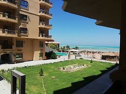 2 Bedrooms Apartment Pool & Sea View