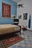 La Pantera Negra Gallery and B&B