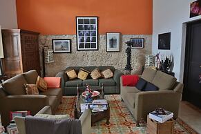 La Pantera Negra Gallery and B&B