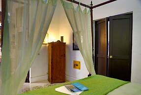 La Pantera Negra Gallery and B&B