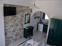 Stella Naxos Island