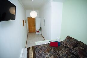 BigGal Rooms