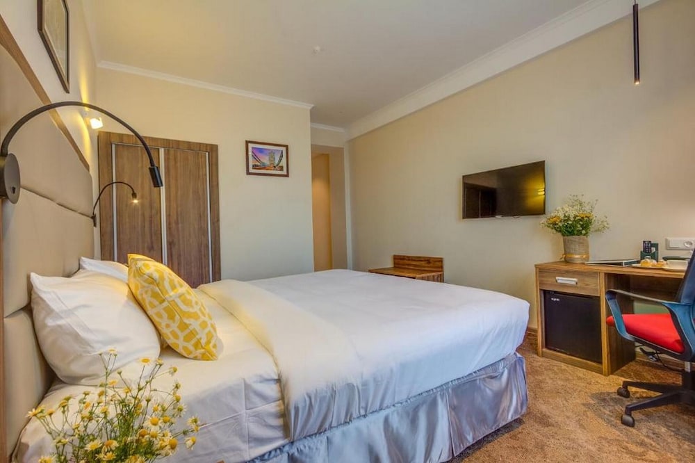 Garden Hotel & Spa