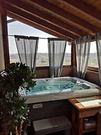 Viksa with Hot Tub