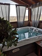 Viksa with Hot Tub
