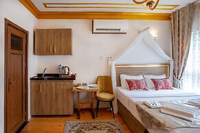 April Hotel