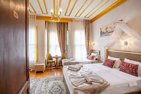 April Hotel